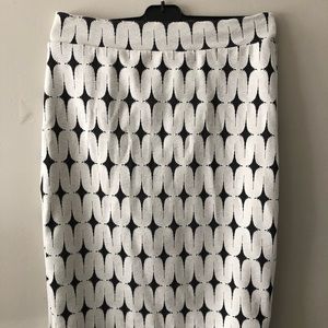 Stretchy pencil skirt